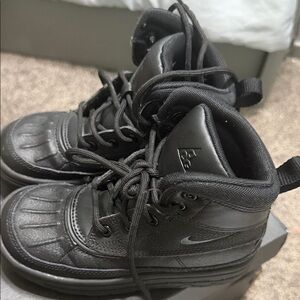 Nike Kids All-Black ACG Boots